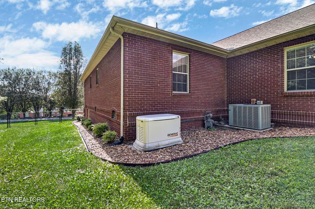 1401 Holiday Drive, Crossville, TN 38555