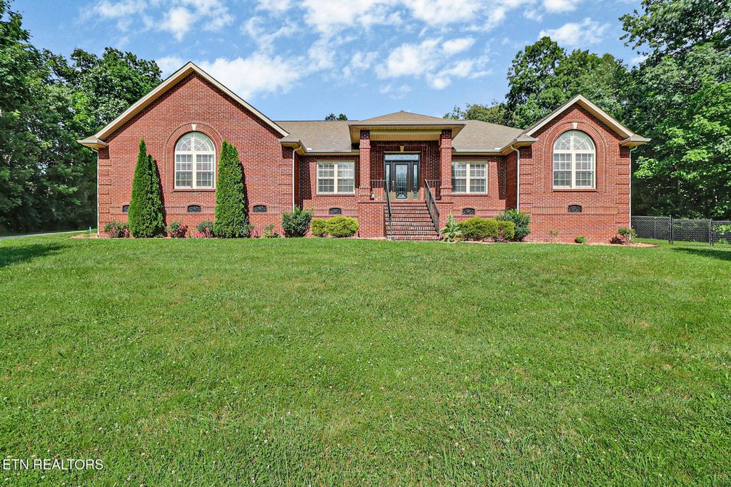 1401 Holiday Drive, Crossville, TN 38555