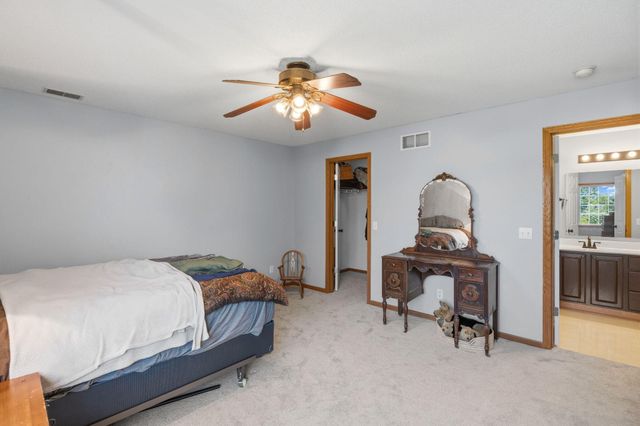 1204 Timber Way, Stillwater, MN 55082