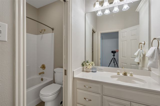233 Lakeside Place, Mineola, TX 75773