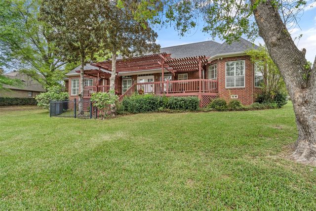 233 Lakeside Place, Mineola, TX 75773