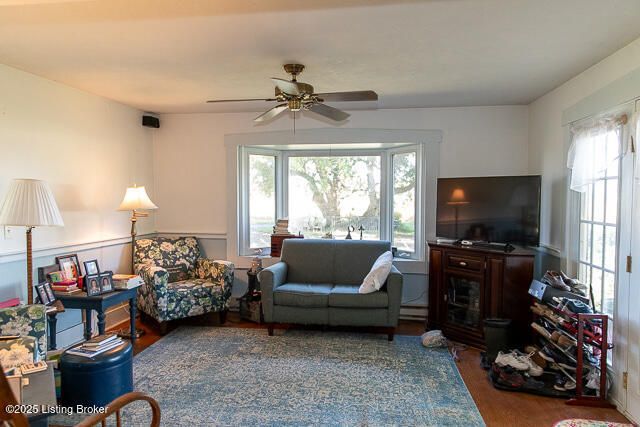 370 Thornton Rd, Hanover, IN 47243