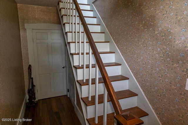 370 Thornton Rd, Hanover, IN 47243