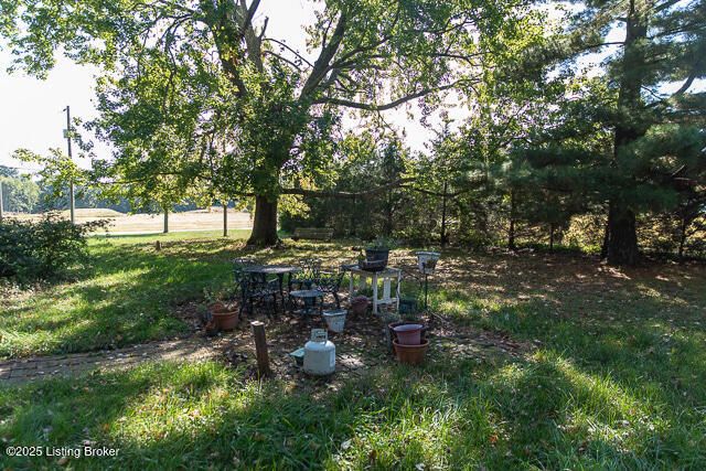 370 Thornton Rd, Hanover, IN 47243