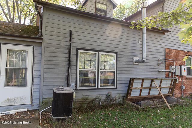 370 Thornton Rd, Hanover, IN 47243