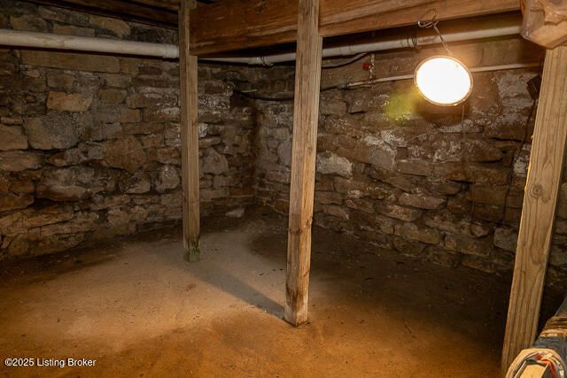 370 Thornton Rd, Hanover, IN 47243