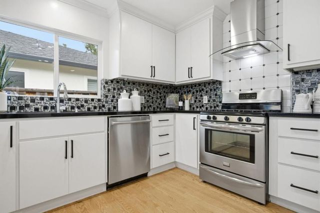 1740 Rosemary Lane, Redwood City, CA 94061