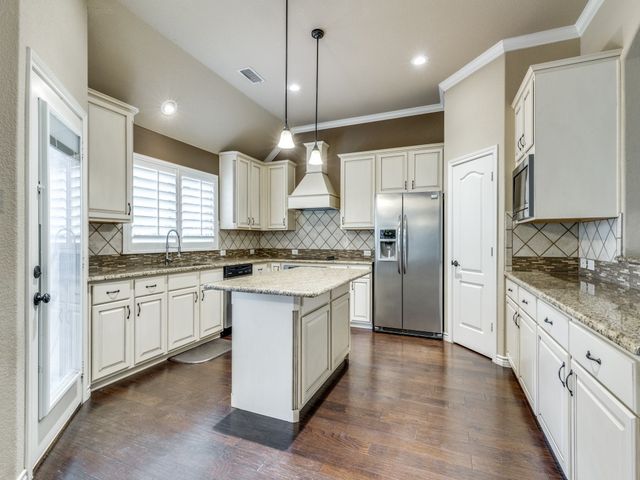 15100 Seventeen Lakes Boulevard, Fort Worth, TX 76262