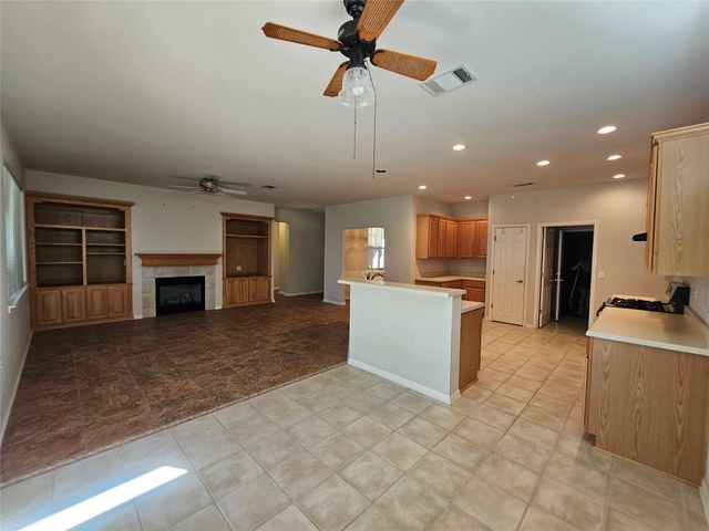 211 Red Poppy TRL, Georgetown, TX 78633