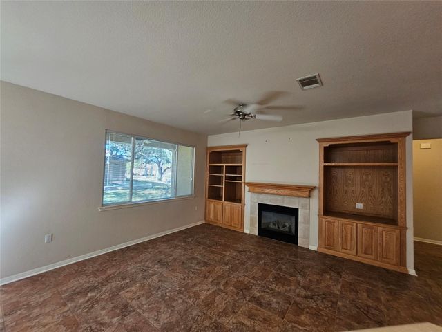 211 Red Poppy TRL, Georgetown, TX 78633