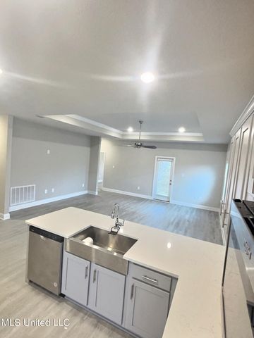 413 Sturnidae Cove, Ocean Springs, MS 39564