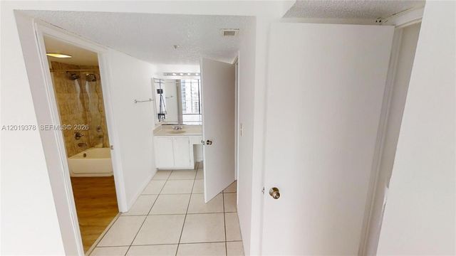 210 174th St 1918, Sunny Isles Beach, FL 33160