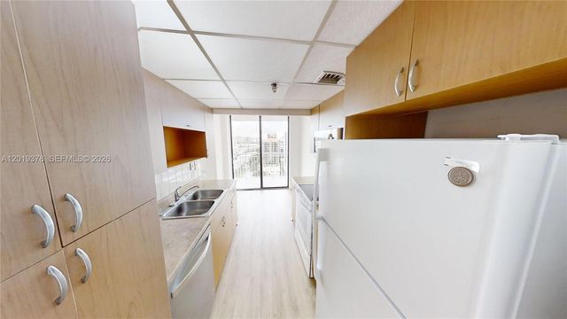 210 174th St 1918, Sunny Isles Beach, FL 33160