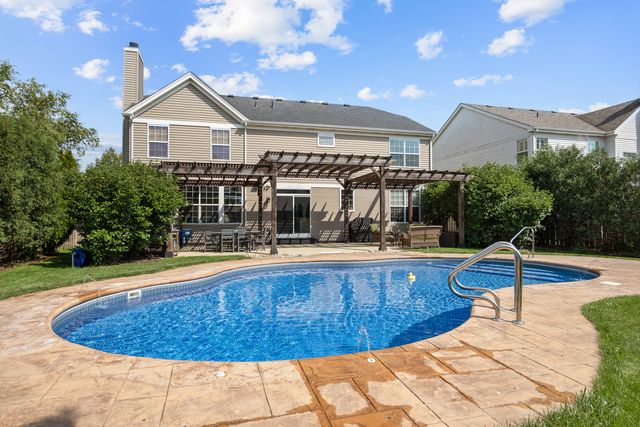 10203 Hunter Trail, Huntley, IL 60142