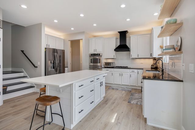 10203 Hunter Trail, Huntley, IL 60142