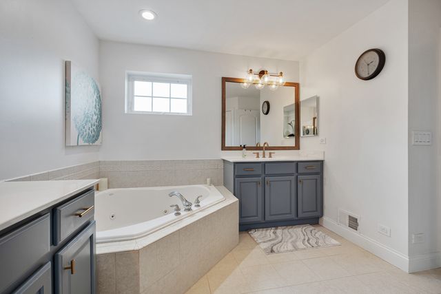 10203 Hunter Trail, Huntley, IL 60142