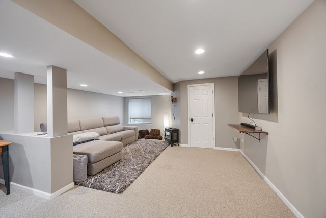 10203 Hunter Trail, Huntley, IL 60142