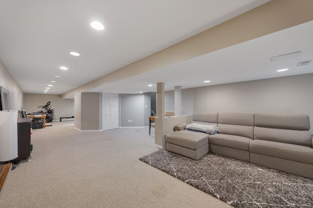 10203 Hunter Trail, Huntley, IL 60142