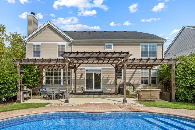 10203 Hunter Trail, Huntley, IL 60142
