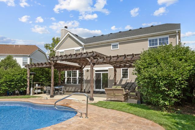 10203 Hunter Trail, Huntley, IL 60142