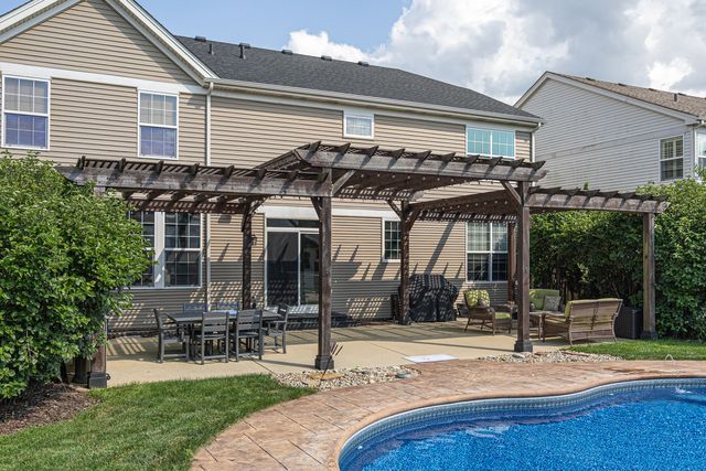 10203 Hunter Trail, Huntley, IL 60142