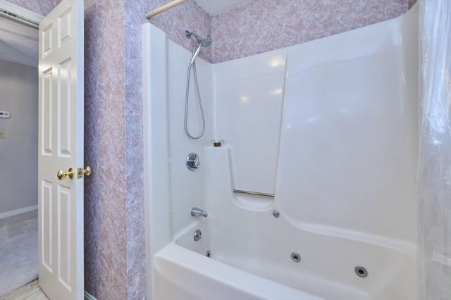 70 Harrington Rd, Framingham, MA 01701