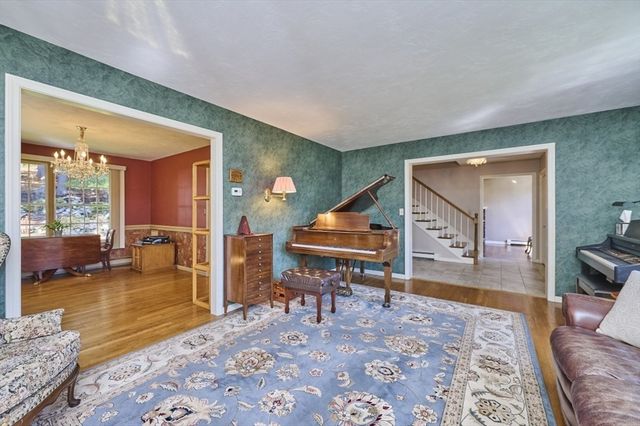 70 Harrington Rd, Framingham, MA 01701