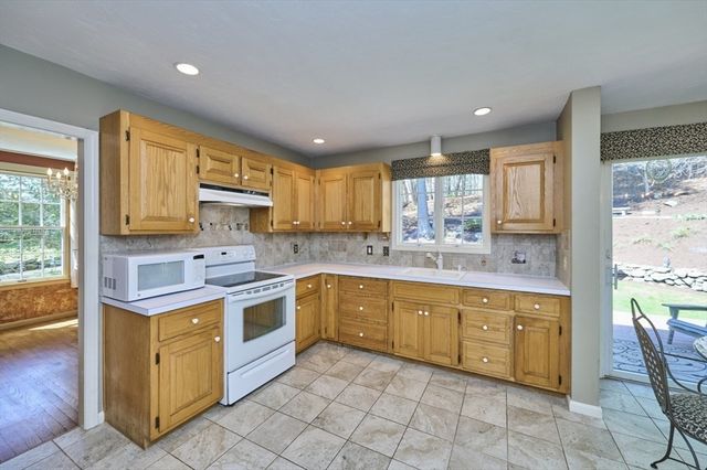 70 Harrington Rd, Framingham, MA 01701