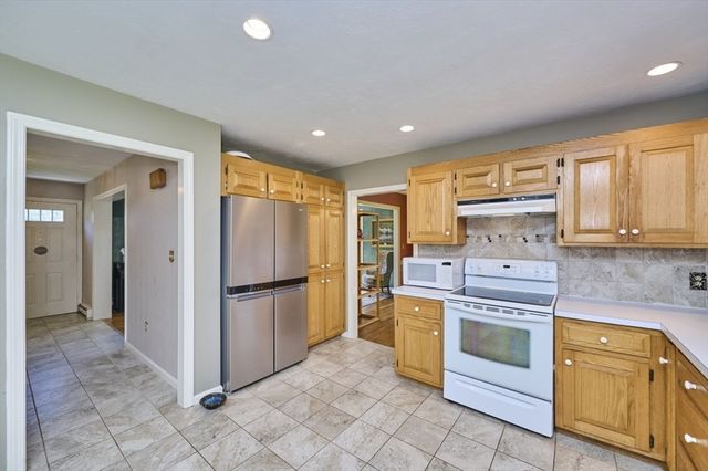 70 Harrington Rd, Framingham, MA 01701