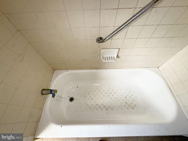 2141 VINE ST, Baltimore, MD 21223