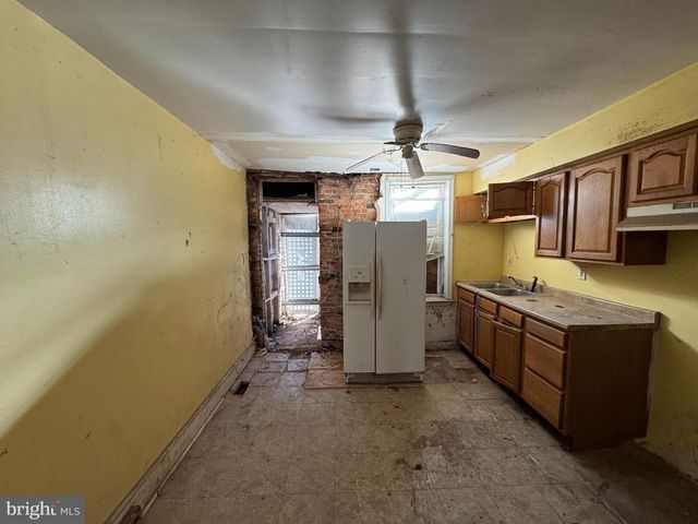 2141 VINE ST, Baltimore, MD 21223