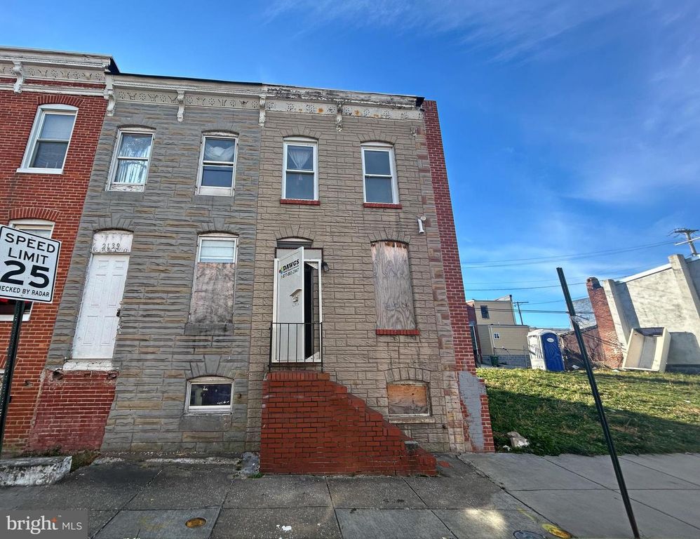 2141 VINE ST, Baltimore, MD 21223