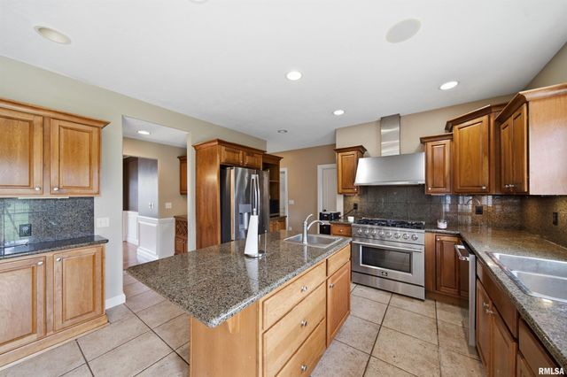 4110 W ANNBRIAR Drive, Peoria, IL 61615
