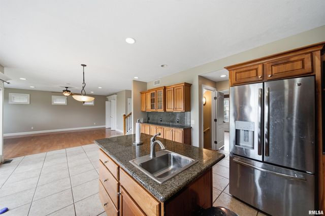 4110 W ANNBRIAR Drive, Peoria, IL 61615