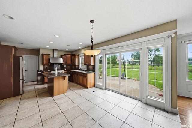 4110 W ANNBRIAR Drive, Peoria, IL 61615