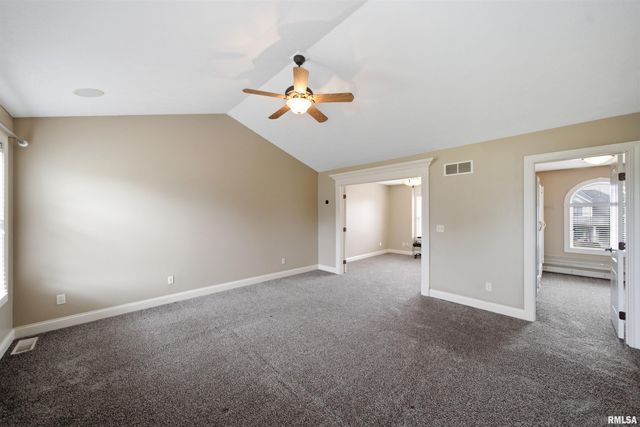 4110 W ANNBRIAR Drive, Peoria, IL 61615