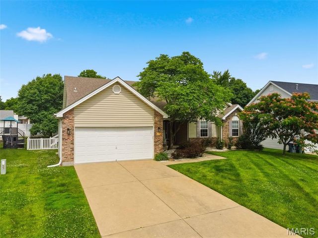 1917 Williamstown Drive, St Peters, MO 63376