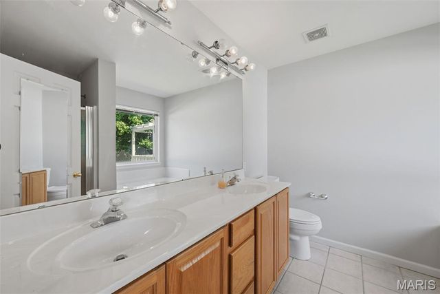 1917 Williamstown Drive, St Peters, MO 63376