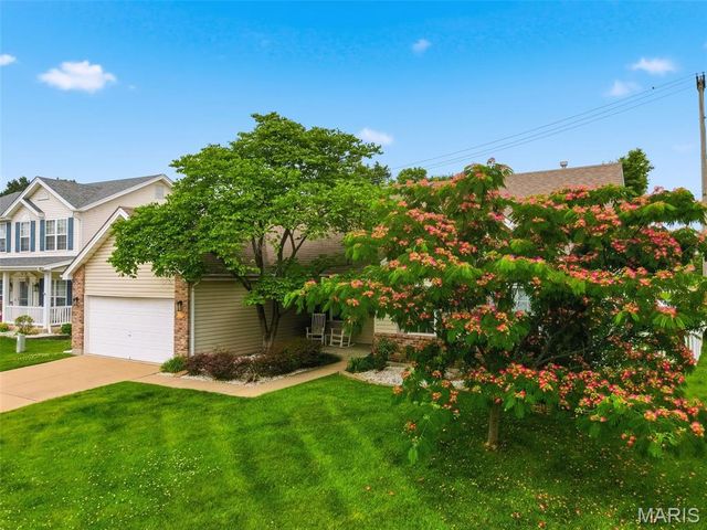 1917 Williamstown Drive, St Peters, MO 63376