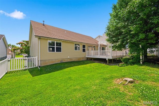 1917 Williamstown Drive, St Peters, MO 63376