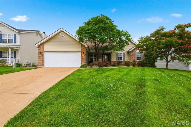 1917 Williamstown Drive, St Peters, MO 63376