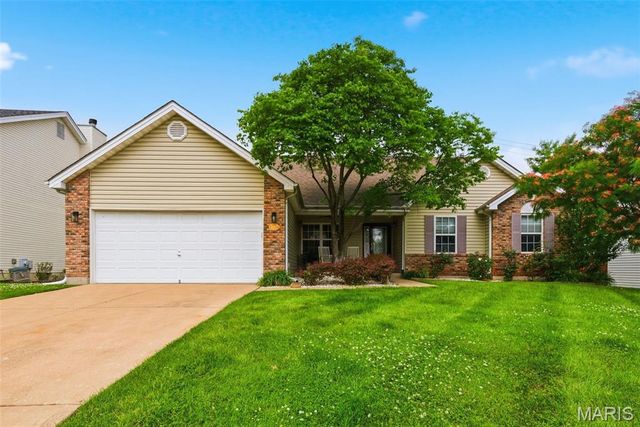 1917 Williamstown Drive, St Peters, MO 63376
