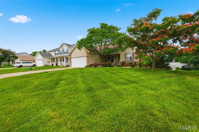 1917 Williamstown Drive, St Peters, MO 63376