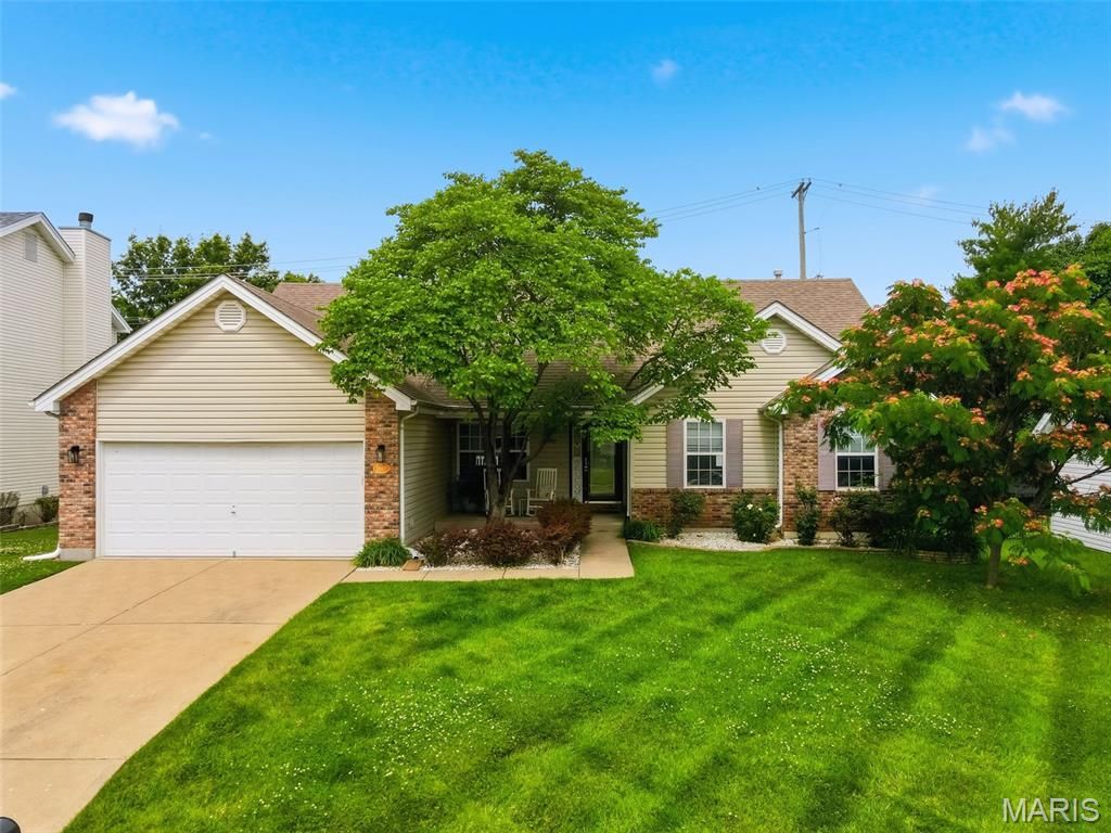 1917 Williamstown Drive, St Peters, MO 63376
