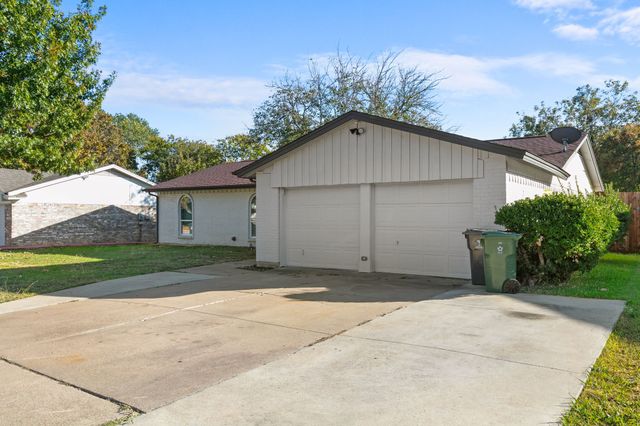 1002 Wembley Road, Arlington, TX 76014