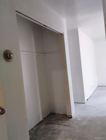 22100 Dante Street, Oak Park, MI 48237