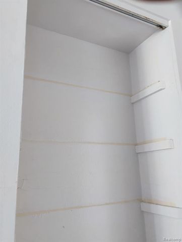 22100 Dante Street, Oak Park, MI 48237