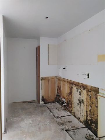 22100 Dante Street, Oak Park, MI 48237