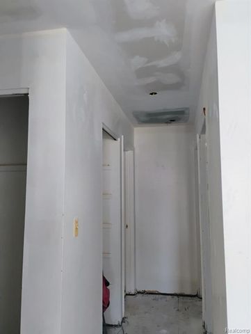 22100 Dante Street, Oak Park, MI 48237