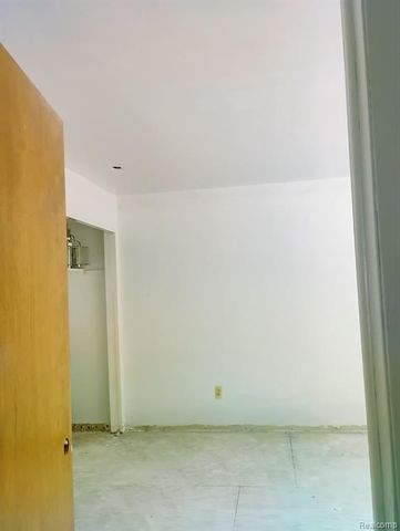 22100 Dante Street, Oak Park, MI 48237